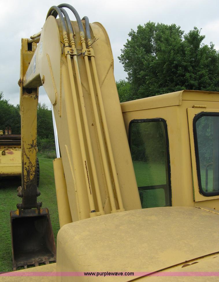 image for item 5033 1979 John Deere 690B excavator