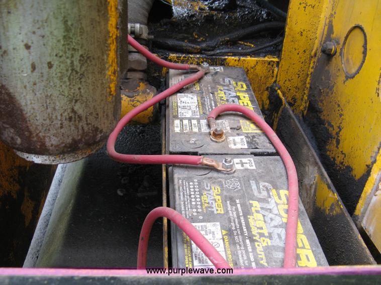 image for item 5033 1979 John Deere 690B excavator