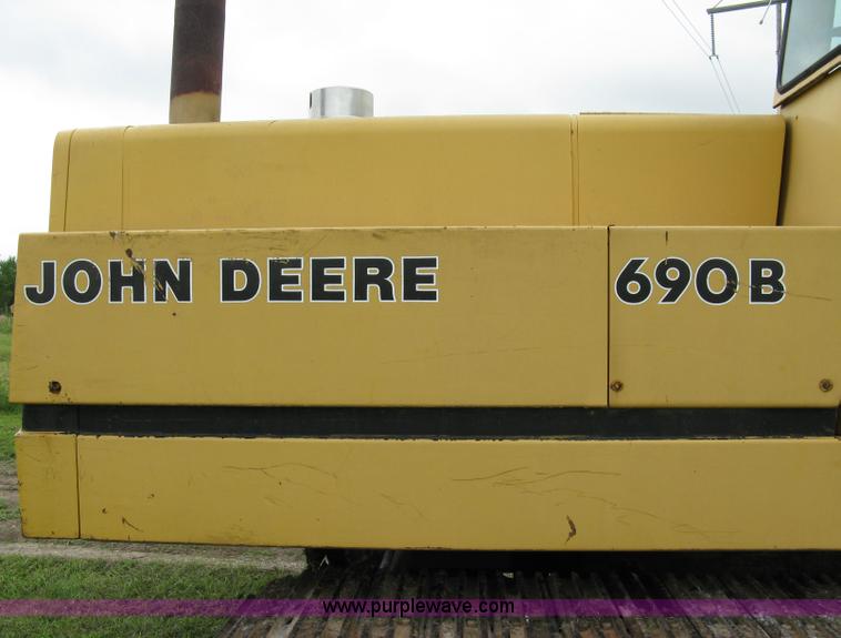 image for item 5033 1979 John Deere 690B excavator