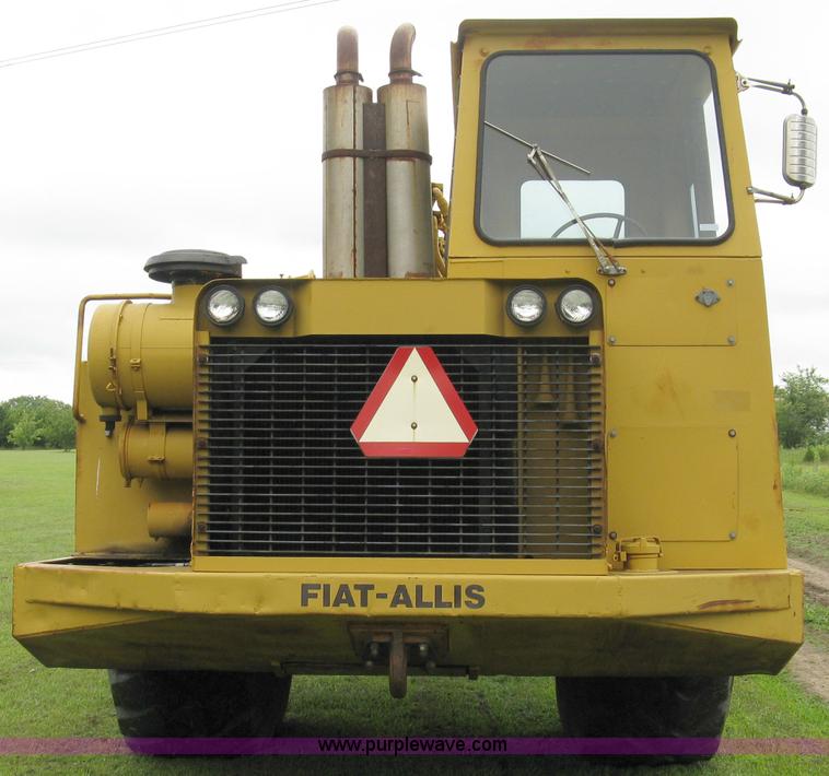 image for item 5034 1979 Fiat-Allis 161 paddle scraper