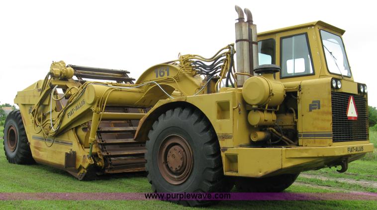 image for item 5034 1979 Fiat-Allis 161 paddle scraper