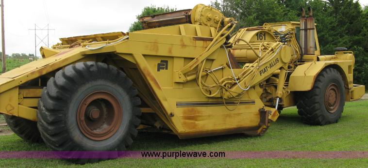 image for item 5034 1979 Fiat-Allis 161 paddle scraper