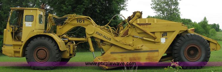 image for item 5034 1979 Fiat-Allis 161 paddle scraper