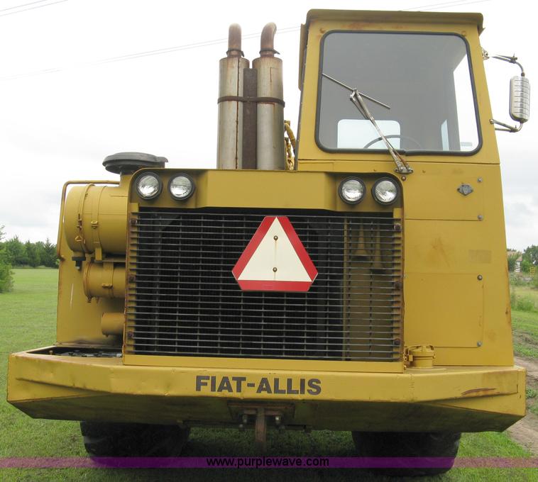 image for item 5034 1979 Fiat-Allis 161 paddle scraper