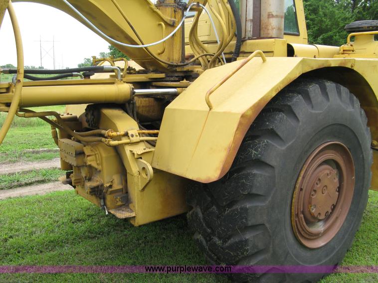 image for item 5034 1979 Fiat-Allis 161 paddle scraper