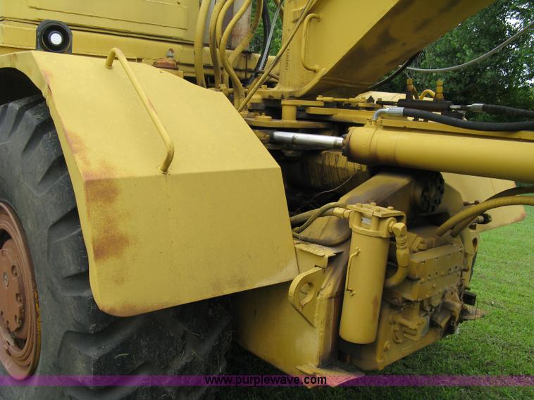 image for item 5034 1979 Fiat-Allis 161 paddle scraper