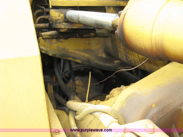 image for item 5034 1979 Fiat-Allis 161 paddle scraper