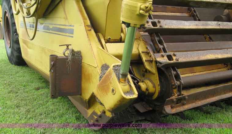 image for item 5034 1979 Fiat-Allis 161 paddle scraper