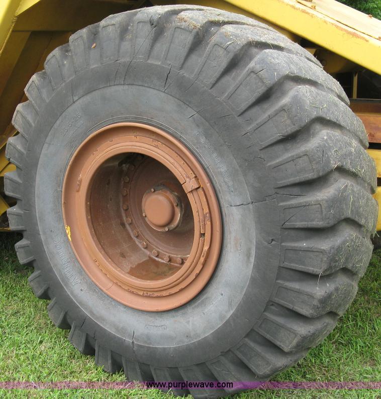 image for item 5034 1979 Fiat-Allis 161 paddle scraper