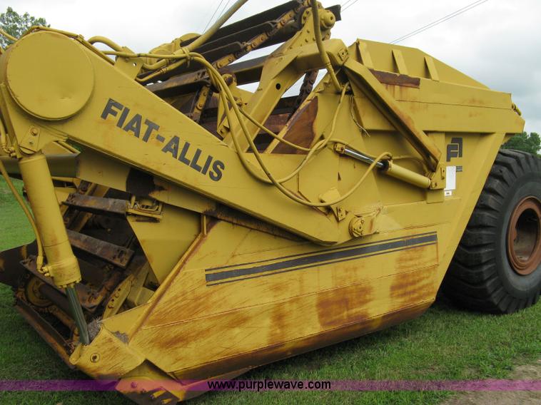 image for item 5034 1979 Fiat-Allis 161 paddle scraper