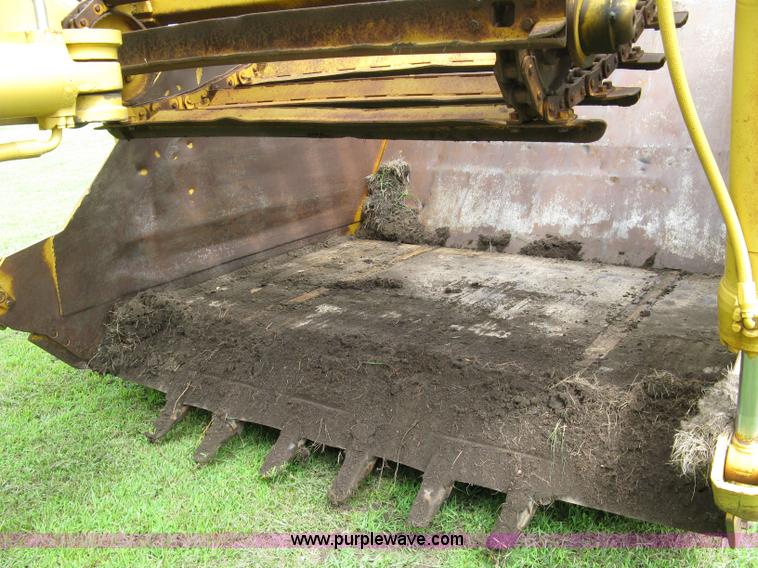 image for item 5034 1979 Fiat-Allis 161 paddle scraper