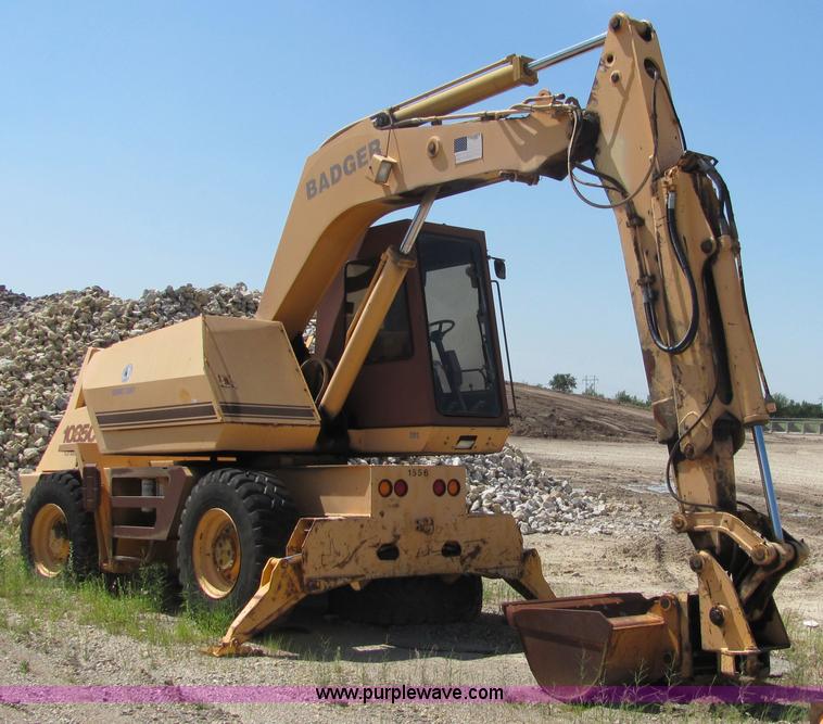 image for item 6667 1995 Badger 1085C excavator
