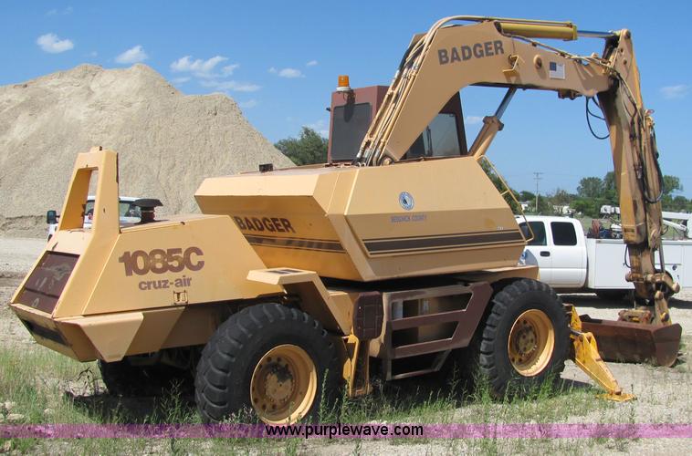 image for item 6667 1995 Badger 1085C excavator