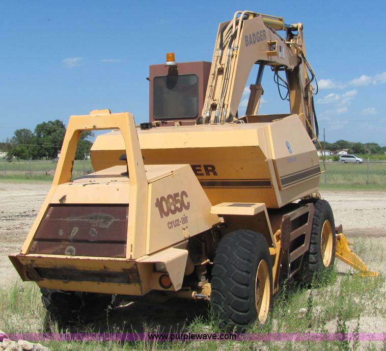 image for item 6667 1995 Badger 1085C excavator