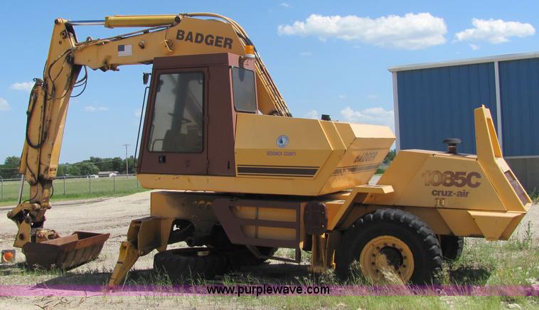 image for item 6667 1995 Badger 1085C excavator