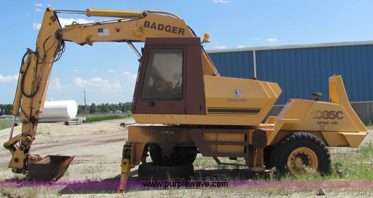 image for item 6667 1995 Badger 1085C excavator