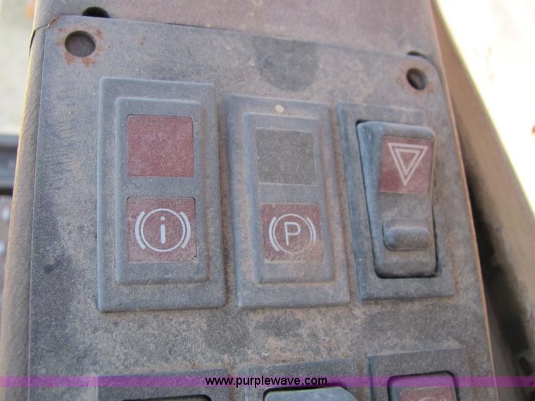 image for item 6667 1995 Badger 1085C excavator