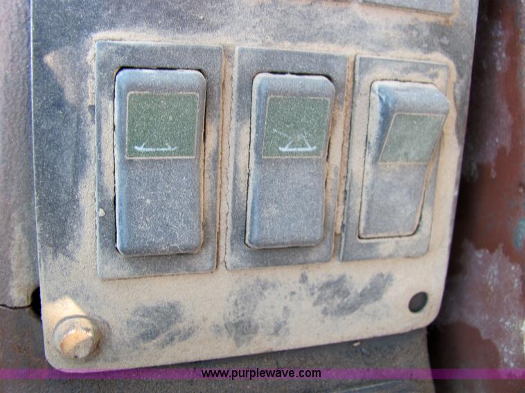 image for item 6667 1995 Badger 1085C excavator