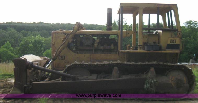 image for item 7211 1971 Caterpillar D8H dozer