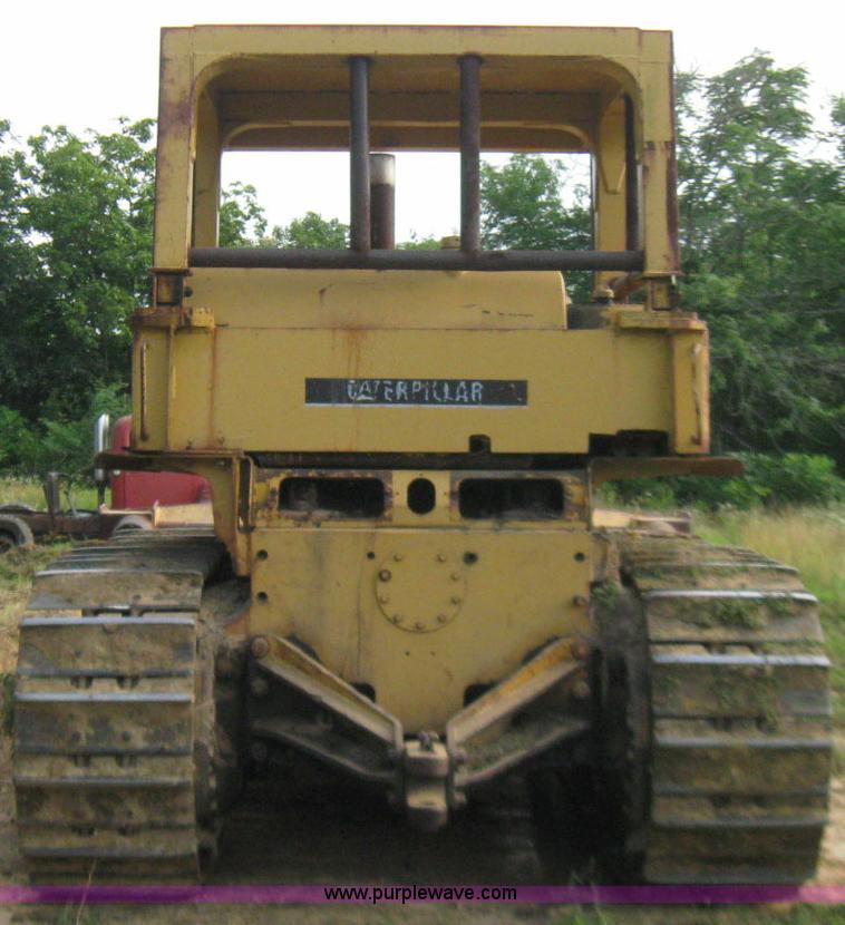 image for item 7211 1971 Caterpillar D8H dozer