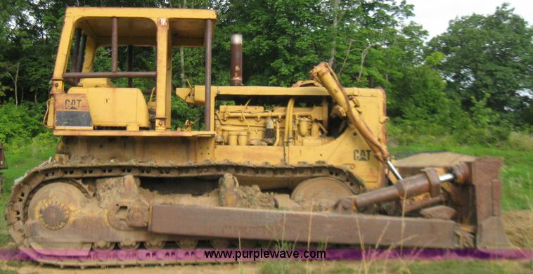 image for item 7211 1971 Caterpillar D8H dozer