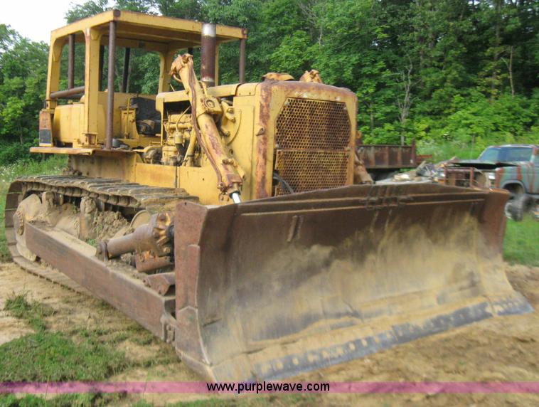 image for item 7211 1971 Caterpillar D8H dozer