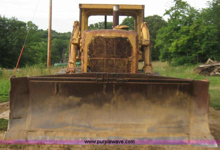 image for item 7211 1971 Caterpillar D8H dozer