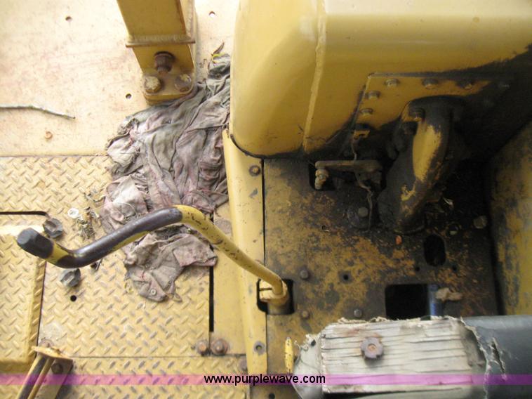 image for item 7211 1971 Caterpillar D8H dozer