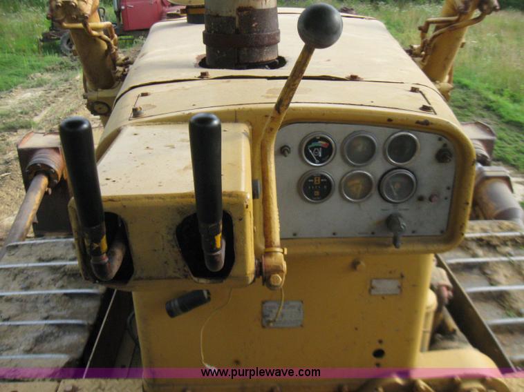 image for item 7211 1971 Caterpillar D8H dozer