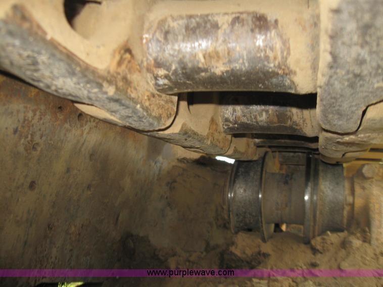 image for item 7211 1971 Caterpillar D8H dozer