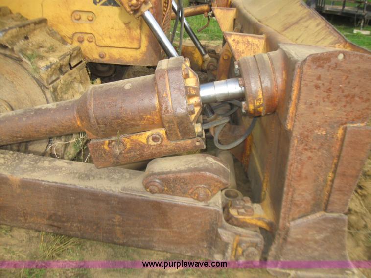 image for item 7211 1971 Caterpillar D8H dozer