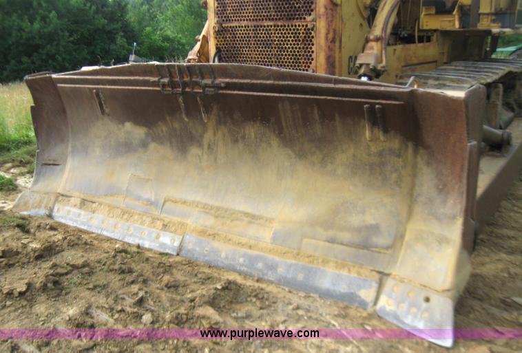 image for item 7211 1971 Caterpillar D8H dozer