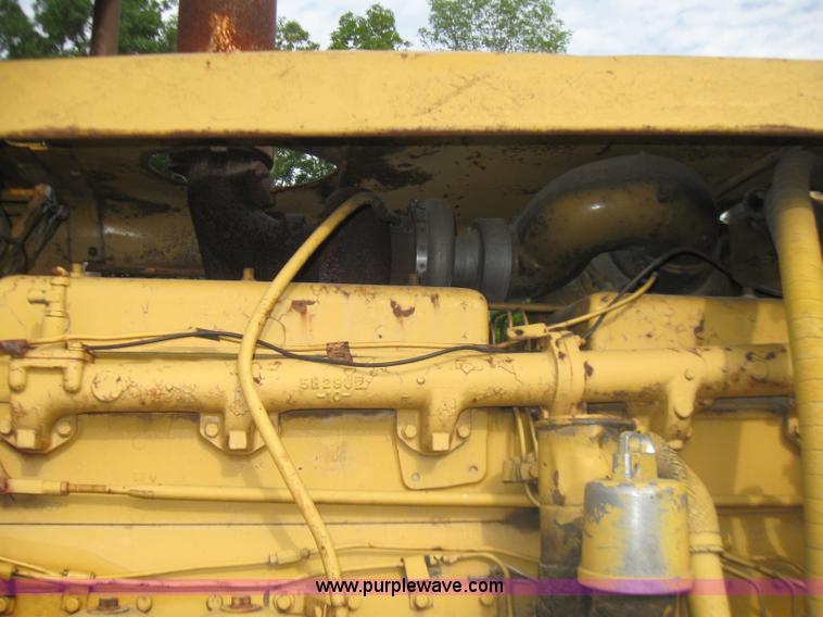 image for item 7211 1971 Caterpillar D8H dozer