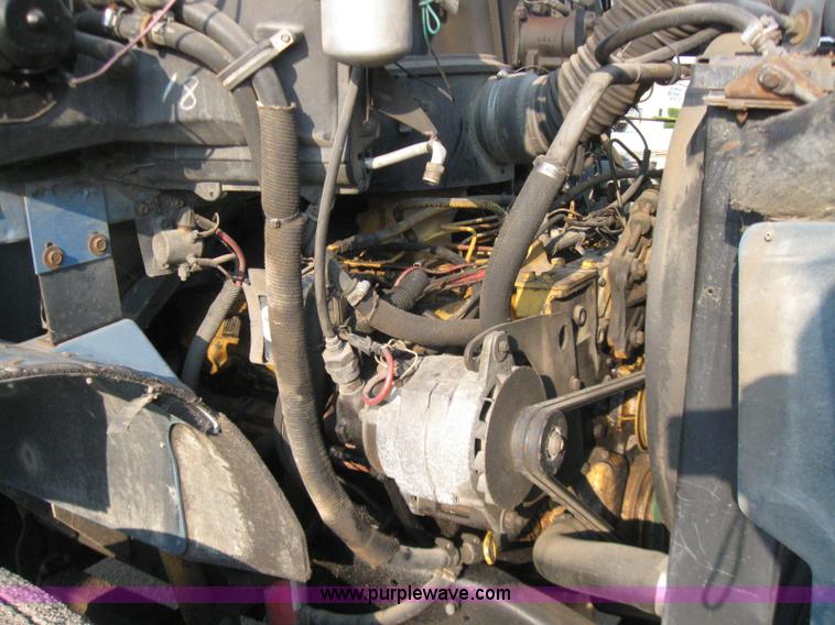 image for item 7235 1989 GMC Topkick C7D042 ladder truck