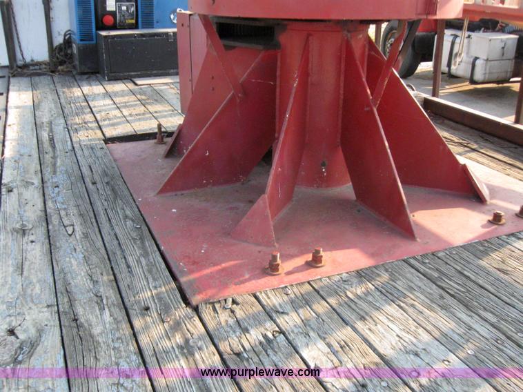 image for item 7235 1989 GMC Topkick C7D042 ladder truck