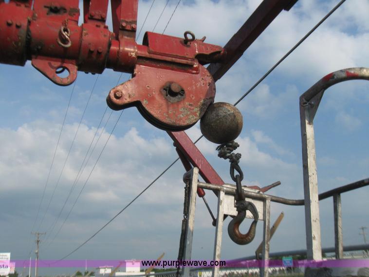 image for item 7235 1989 GMC Topkick C7D042 ladder truck