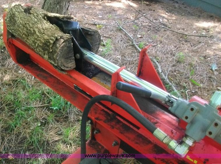 image for item 1002 Huskee 22 ton log splitter