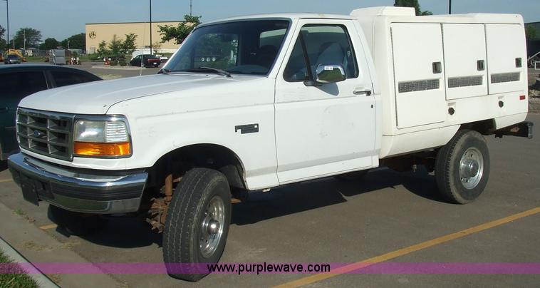 image for item 2093 1997 Ford F250 pickup truck with Shoreline Animobile animal transport boxes