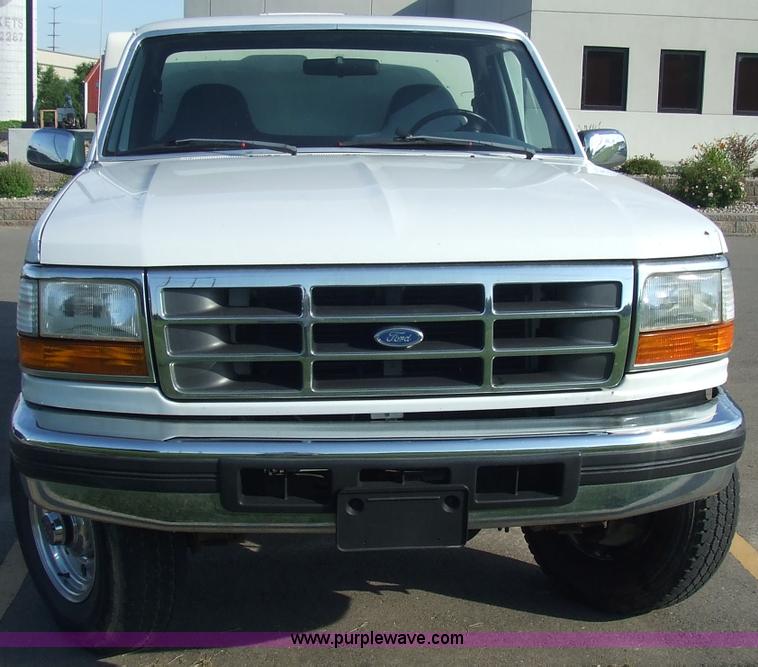 image for item 2093 1997 Ford F250 pickup truck with Shoreline Animobile animal transport boxes