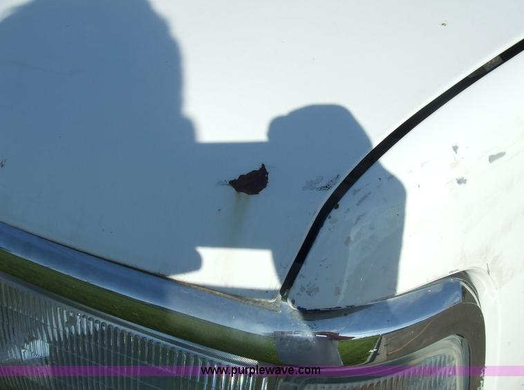 image for item 2093 1997 Ford F250 pickup truck with Shoreline Animobile animal transport boxes