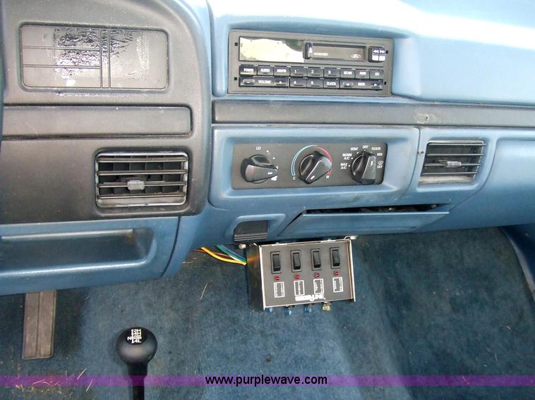 image for item 2093 1997 Ford F250 pickup truck with Shoreline Animobile animal transport boxes