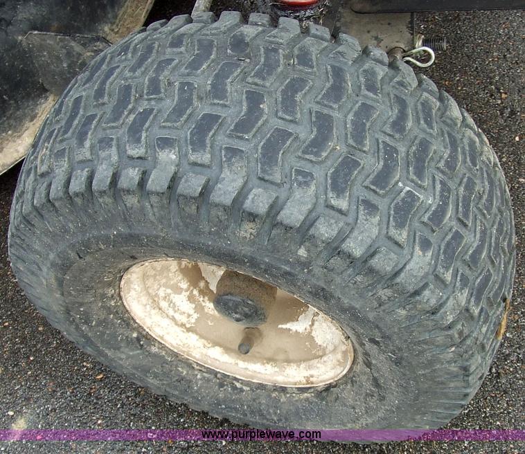 image for item 2096 Craftsman LT2000 42" riding mower