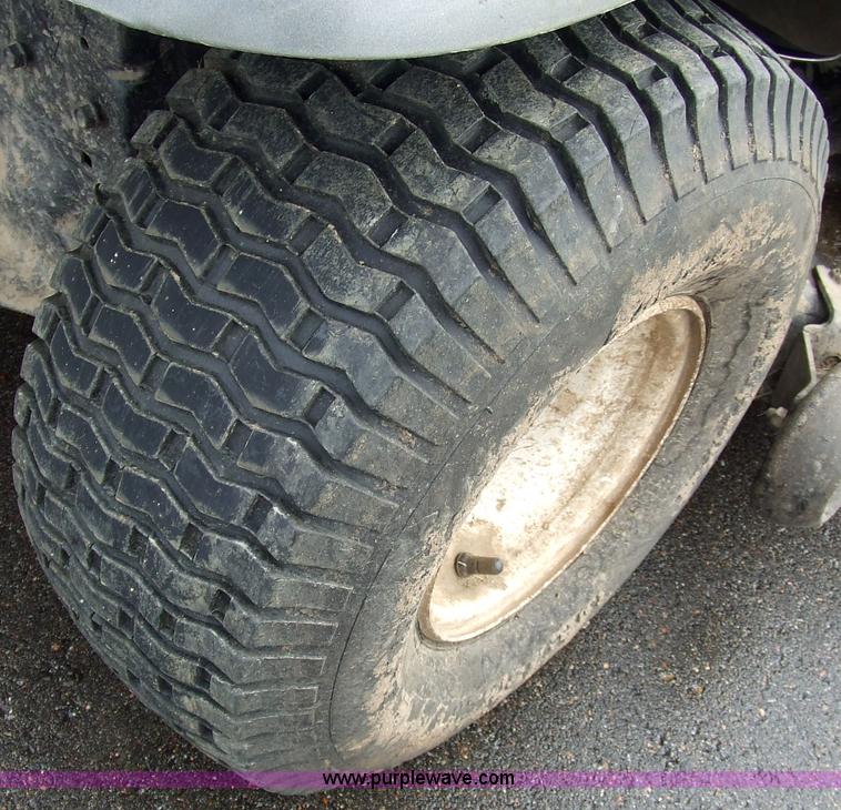 image for item 2096 Craftsman LT2000 42" riding mower