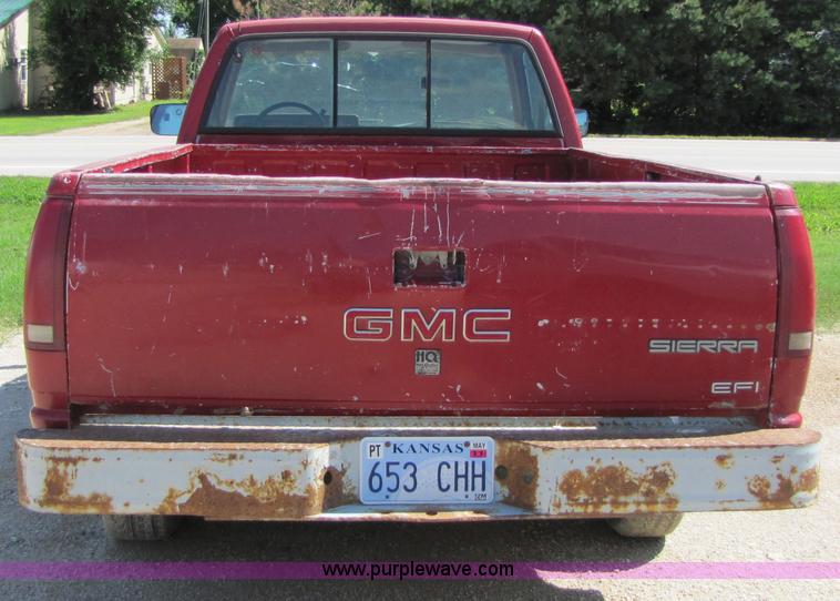 image for item 2289 1989 GMC Sierra C1500 pickup truck