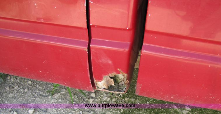 image for item 2289 1989 GMC Sierra C1500 pickup truck