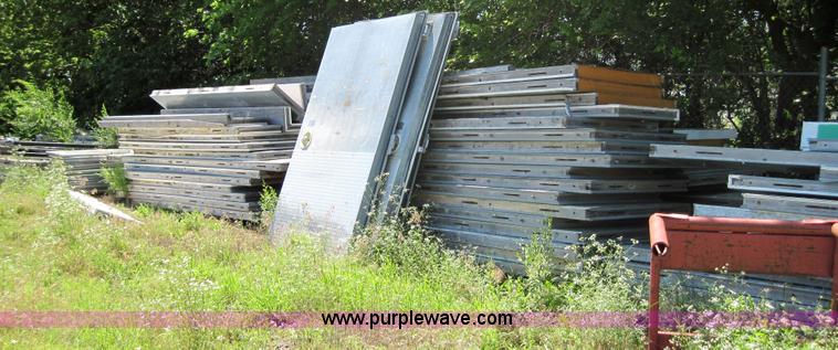 image for item 3001 Large walk-in cooler