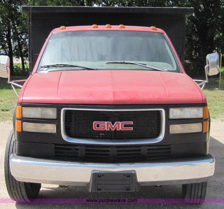 image for item 3002 1998 GMC Sierra C3500 HD truck with dump bed