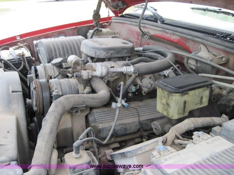 image for item 3002 1998 GMC Sierra C3500 HD truck with dump bed