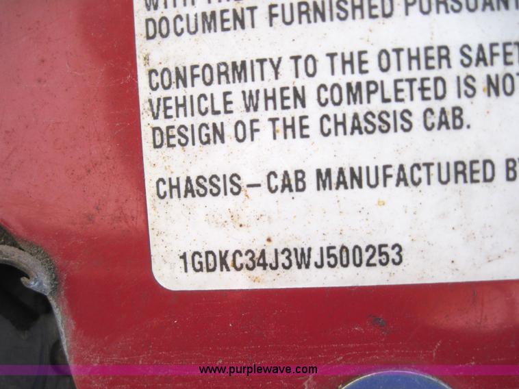 image for item 3002 1998 GMC Sierra C3500 HD truck with dump bed