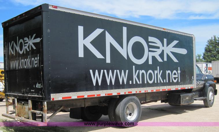 image for item 3003 1986 GMC Topkick C7D042 24' box truck